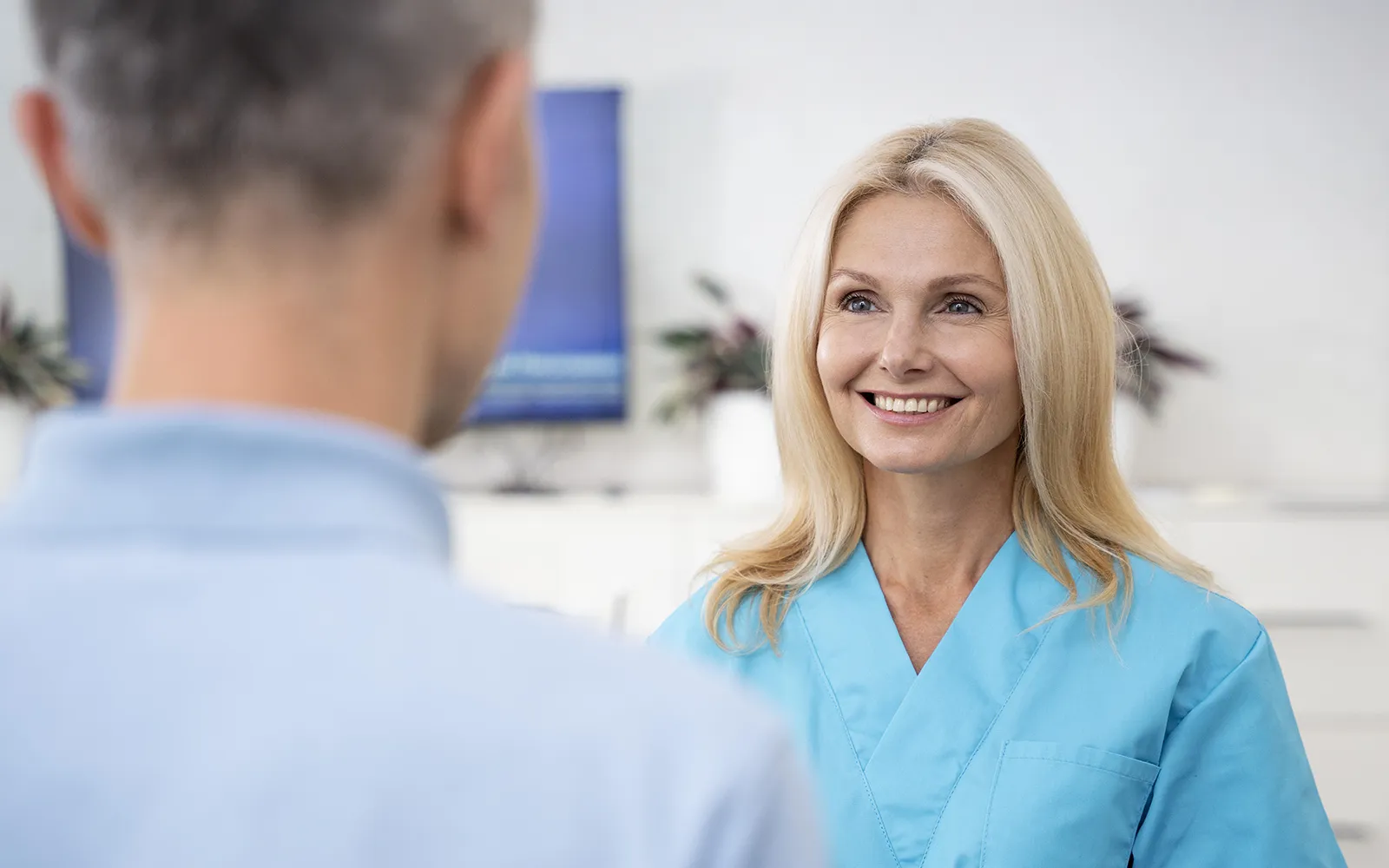 зубной мост или имплант